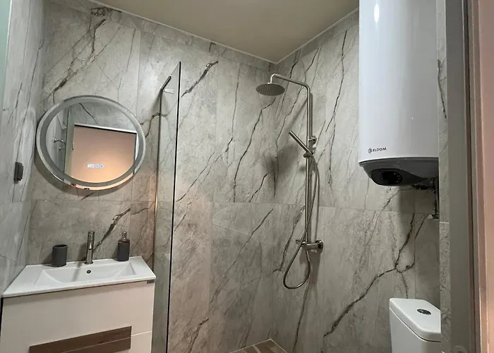 Wave アパート ヴァルナ