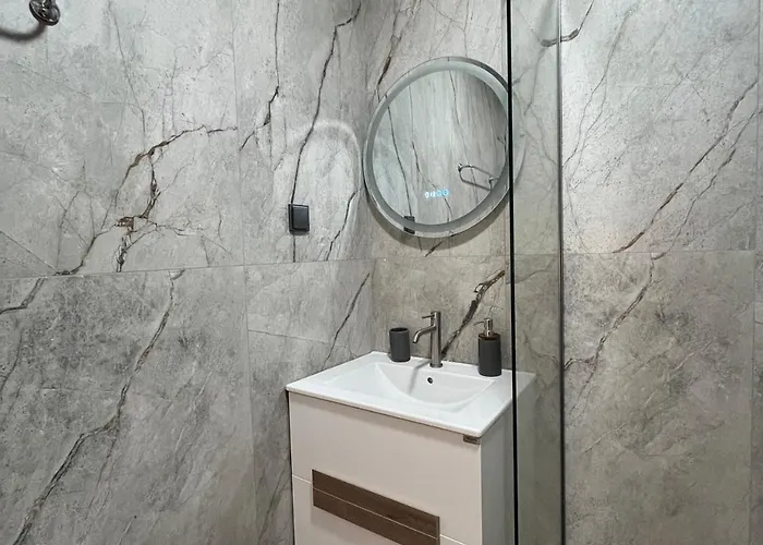 アパート Wave ヴァルナ